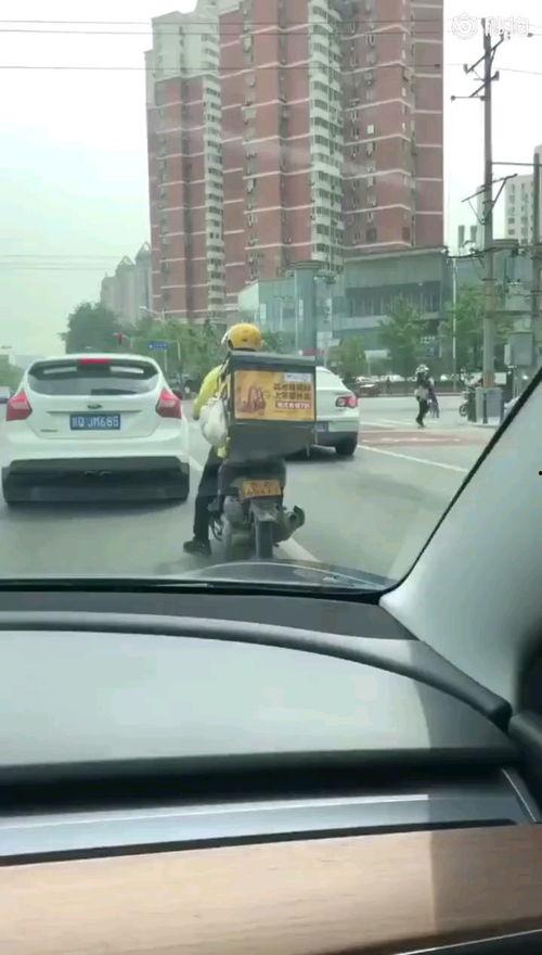 国产警车试驾视频,性能卓越，守护平安新篇章  第3张