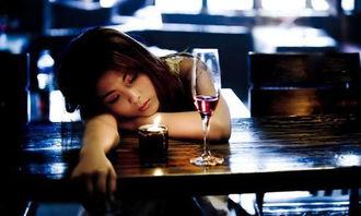 国产美女喝酒系列视频,国产美女饮酒风采录