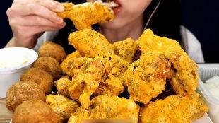 试吃国产鳌虾视频,鲜美口感，家乡味道！